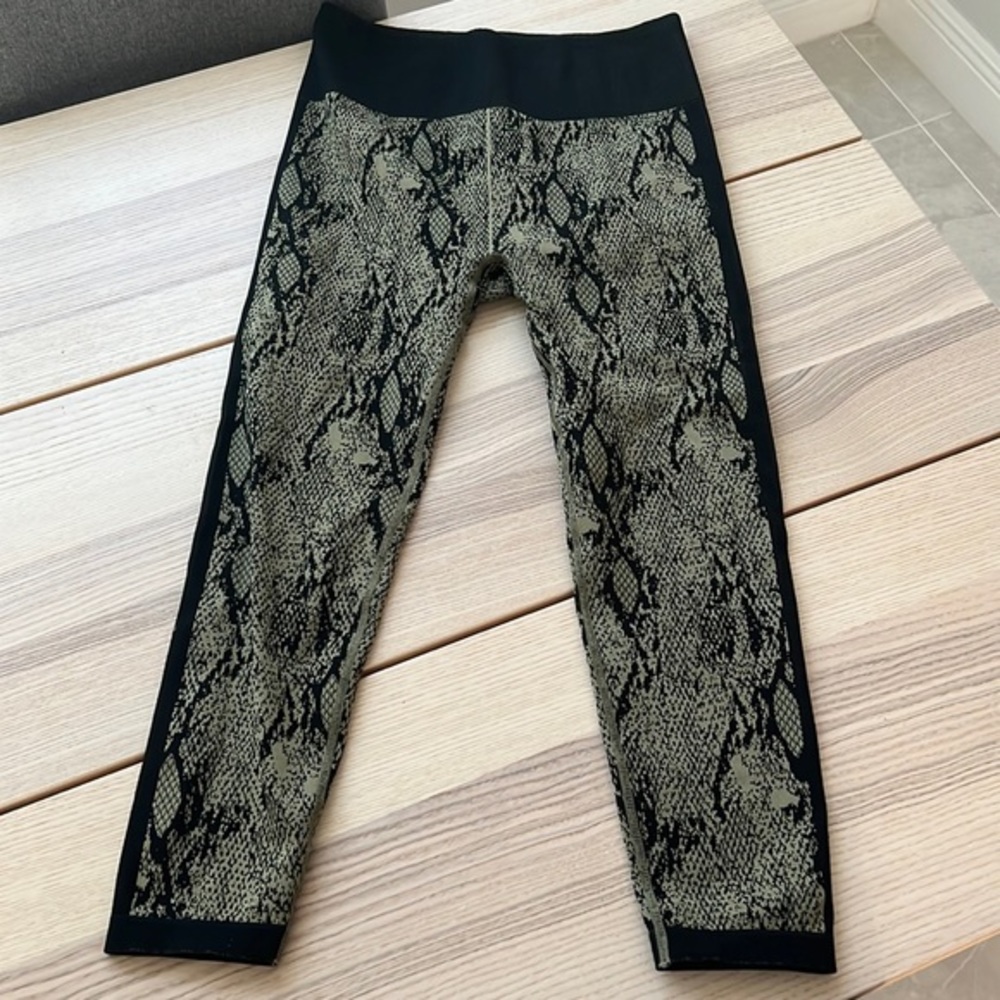 Fabletics Black & Brown Animal Print Leggings Size Large